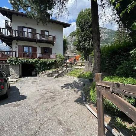 Apartment Le Grenier Du Geant Courmayeur